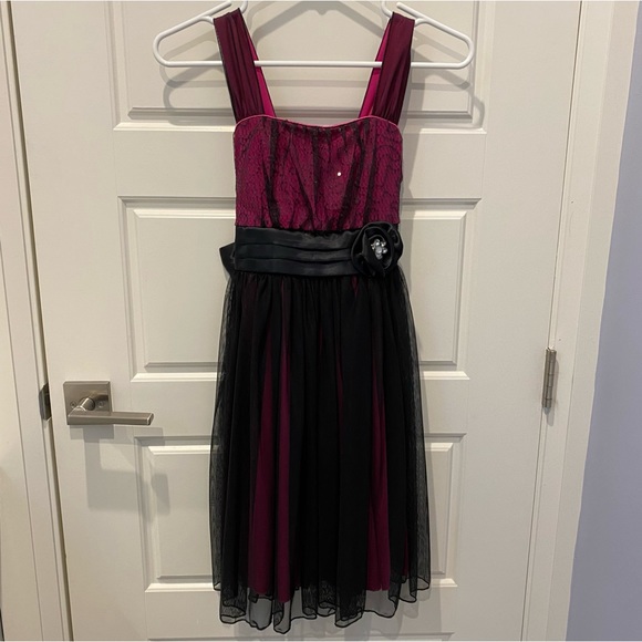 Formal Black and Pink Dress with Sequins and Flower Detail Tie Kids Girls Size 8 - Picture 1 of 5